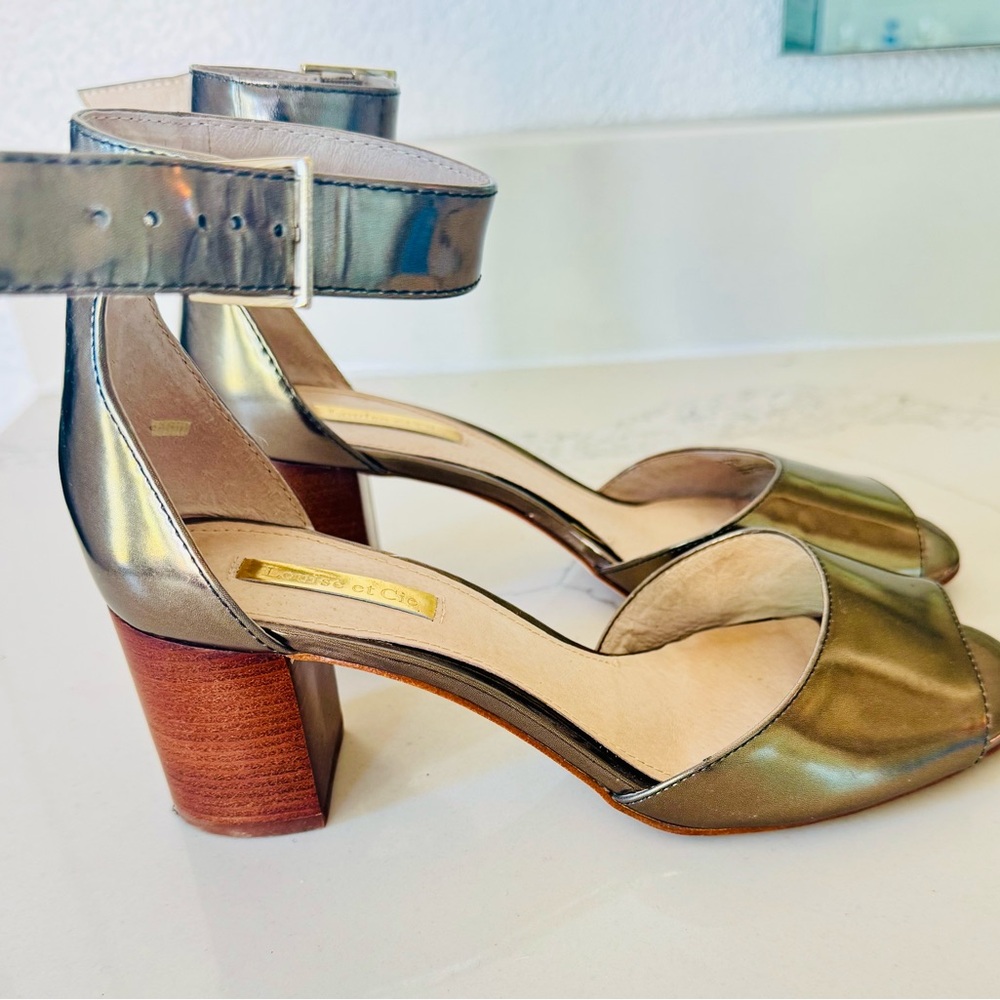 Louise et Cie Metallic Block Heel Sandals like new